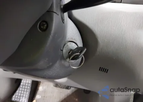 2004 Toyota Corolla Ce z USA, uszkodzony, nr VIN 1NXBR32E14Z203997